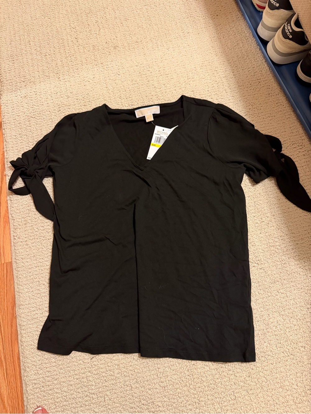 Michael Kors Black V-Neck Tie Sleeve Blouse